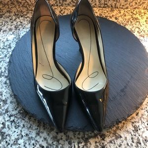 ANNE KLEIN … black pointed toe heels